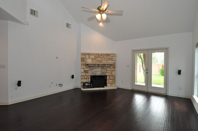 Building Photo - Beautiful Spacious Home FOR LEASE!
