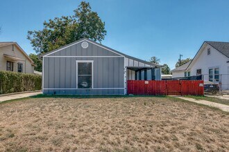 Building Photo - 418 Bailey Ave