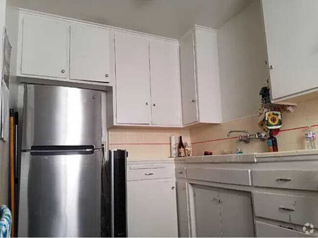 Building Photo - 6138 Malabar St