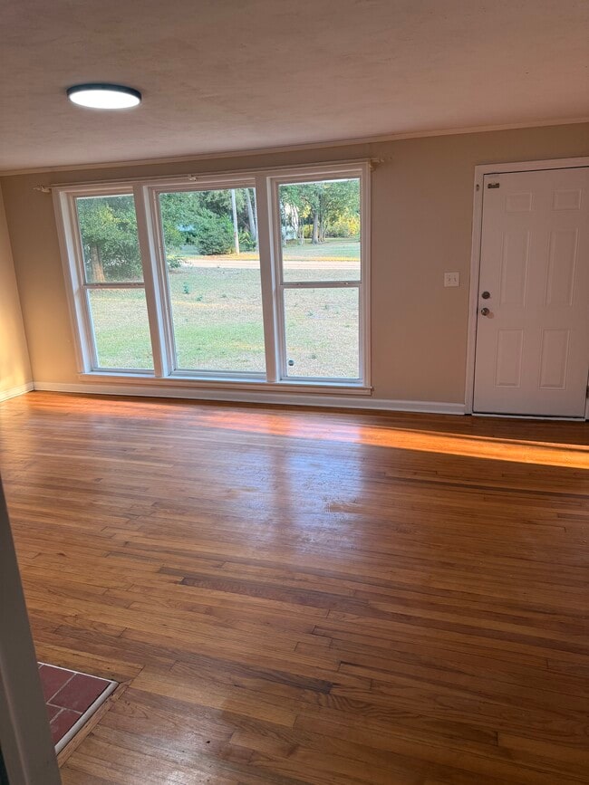 Building Photo - 507 Roosevelt Dr