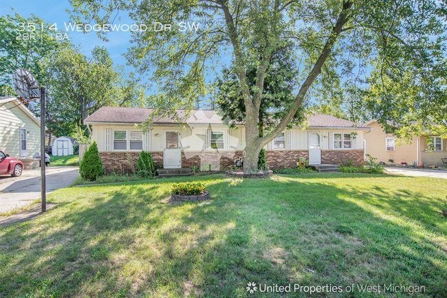 Building Photo - 3514 Wedgewood Dr SW