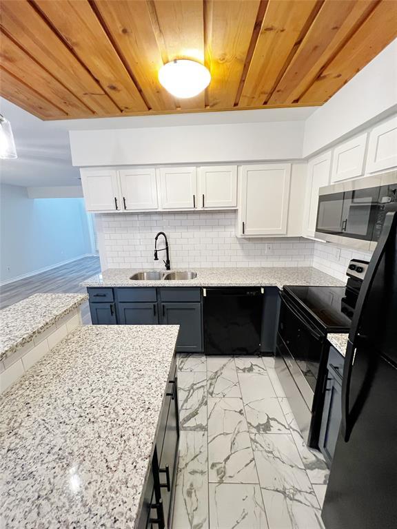 Building Photo - 16800 Sugar Pine Dr