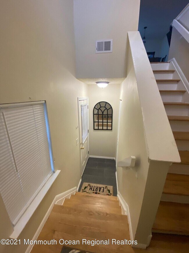 Foto del edificio - 1607 Violet Ln