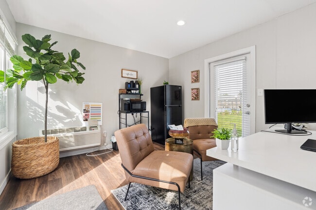 Interior Photo - The Pops