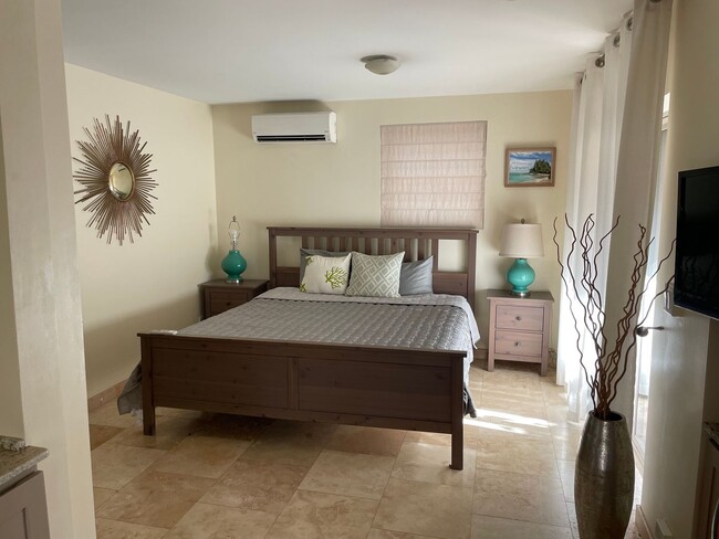 Building Photo - 2 Bed/ 2 Bath in Paia electricity included