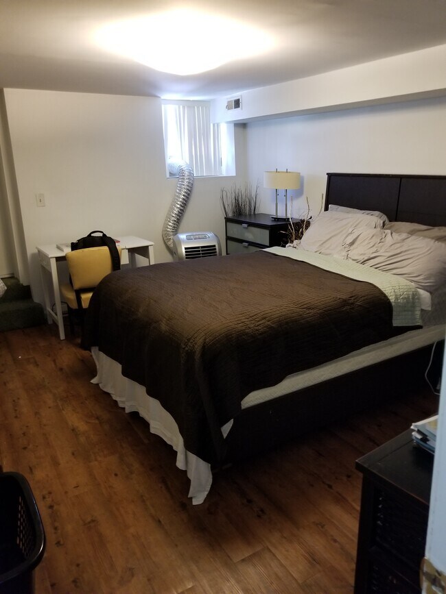 Foto del edificio - 838 S Claremont Ave