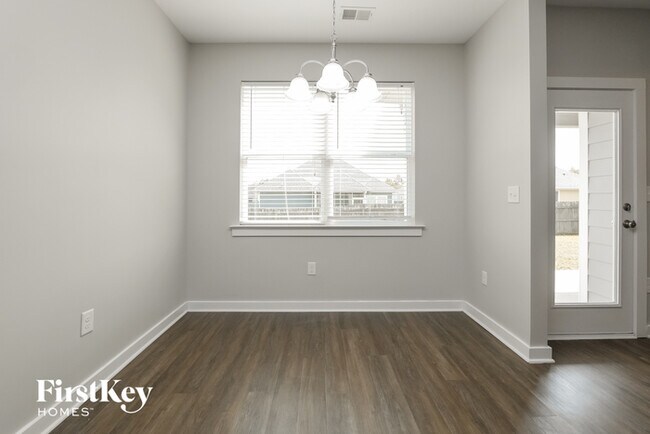 Building Photo - 165 Bonnieville Dr
