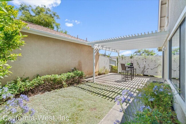 Building Photo - 3 br, 1.5 bath House - 4263 Poinsettia St.