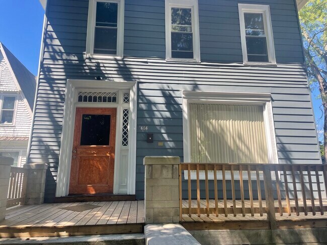 Frente de la casa - 404 W Clinton St