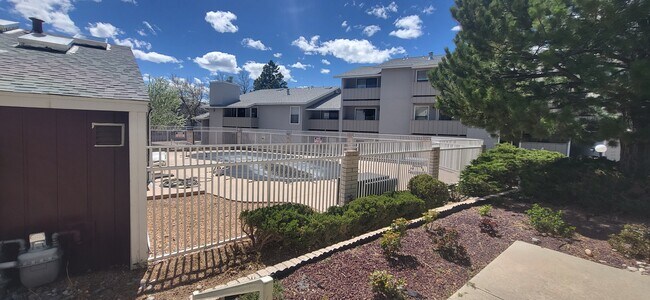 Foto del edificio - 505 Oppenheimer Dr