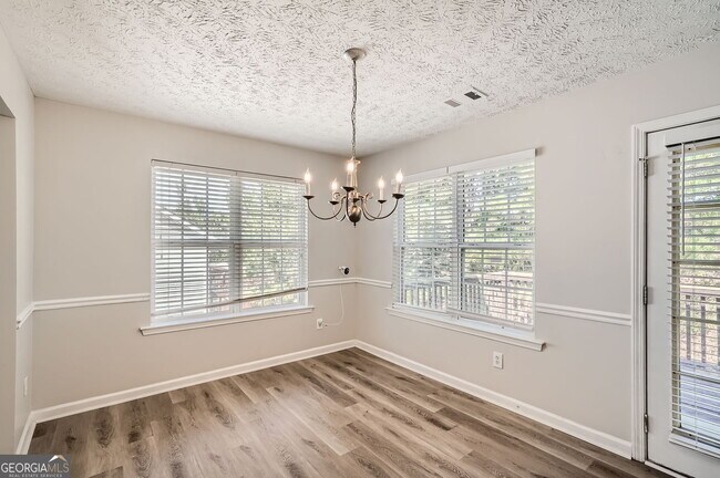 Building Photo - 1436 Buckingham Pl