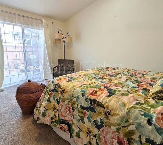 Building Photo - 351 S Valley View Dr