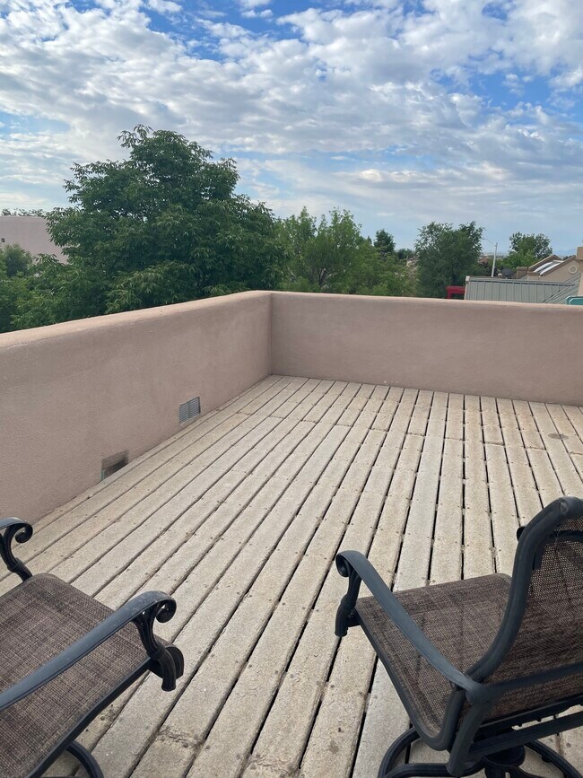Foto del edificio - 6464 Valentine Way