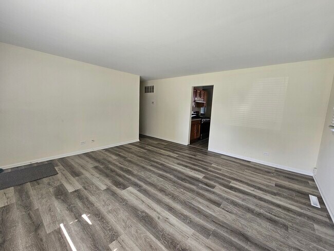 Building Photo - 310 N Lincoln Ave