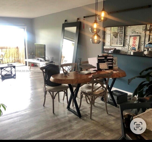 Foto del edificio - 10317 NW 9th St Cir