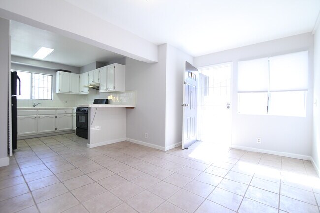 Foto del edificio - 736 Bernard St