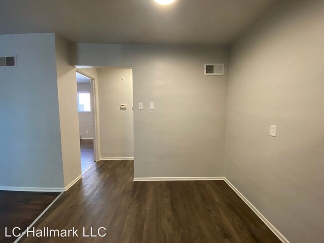 Building Photo - 3600 Hallmark Ln