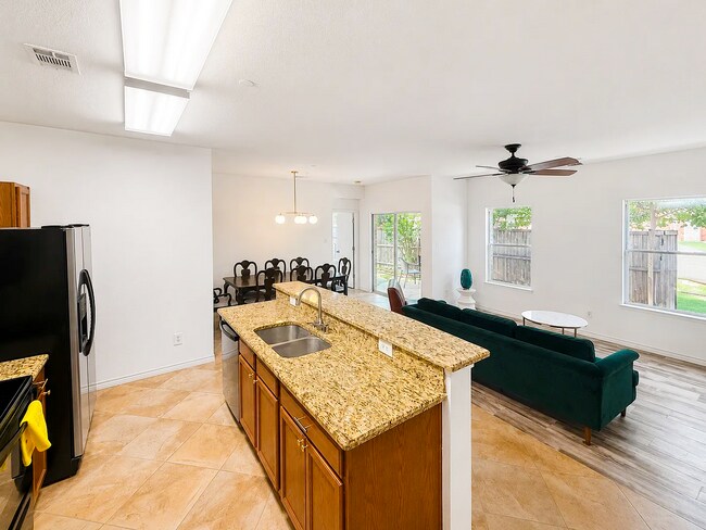 Foto del edificio - 5900 Stone Mountain Rd
