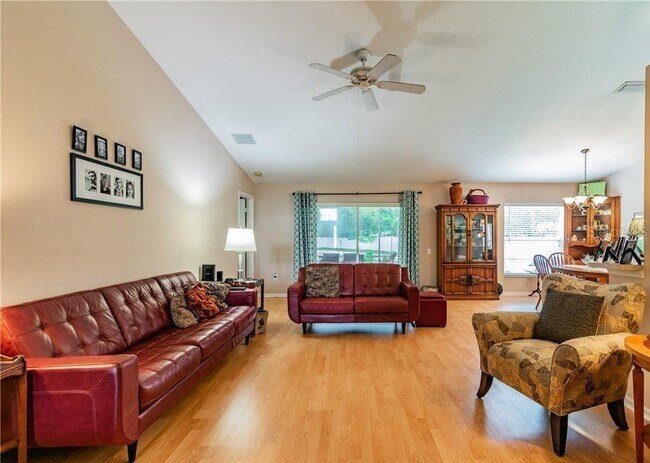 Building Photo - 5711 Lassies Way