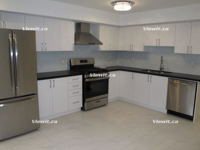 Building Photo - Basement Apartment For Rent in Little Italy