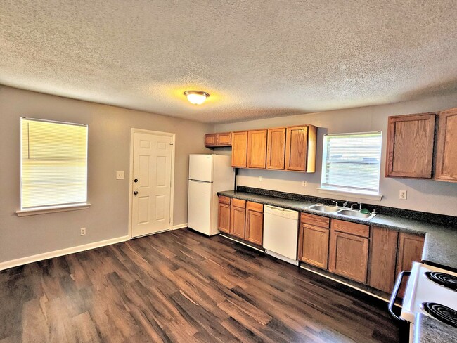 Building Photo - HOUSE FOR RENT - DECATUR