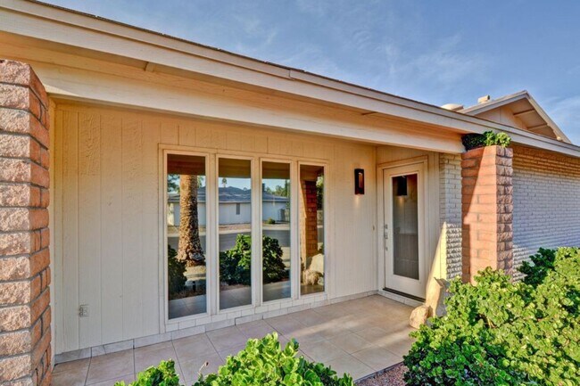 Building Photo - 10122 W Willow Creek Cir