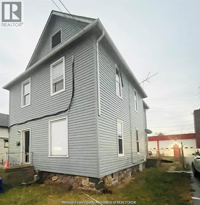 Building Photo - 4 Hazelton St
