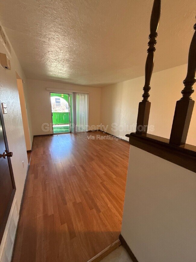 Building Photo - 309 Sierra Dr SE