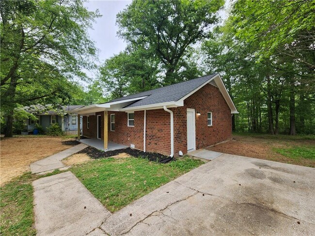 Foto del edificio - 723 W Creek Cir