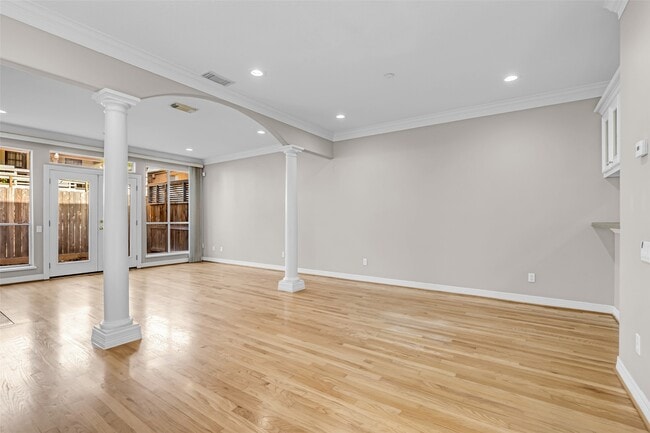 Foto del edificio - 4916 Travis St