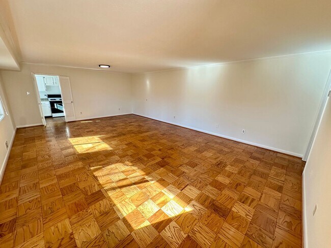 Foto del edificio - Rarely available 3-Bed, 2-Bath condo in th...