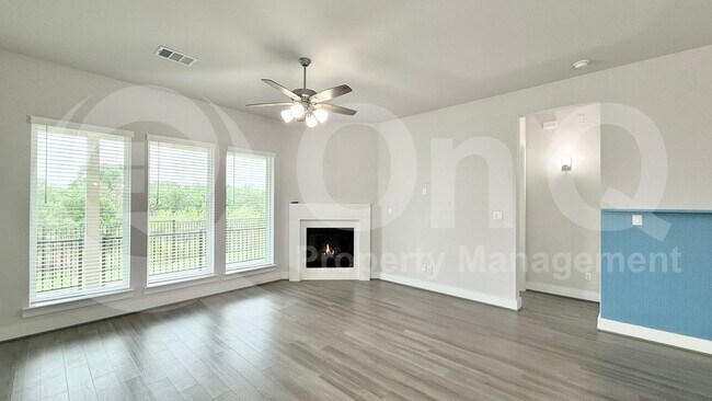 Foto del edificio - 205 Crimson Rose Ct