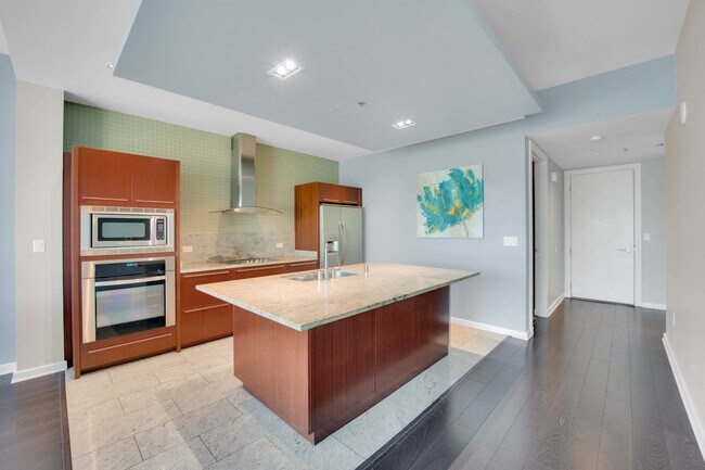 Building Photo - 4471 Dean Martin Dr