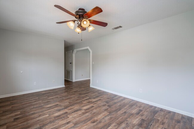 Building Photo - 203 Fowler St