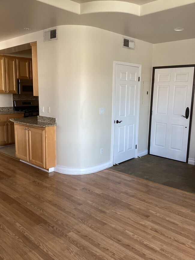 Foto del edificio - 10623 Moorpark St