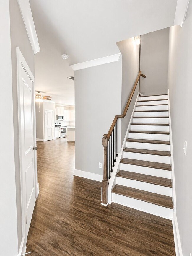 Foto del edificio - Discover your next home in the heart of Cornelia!