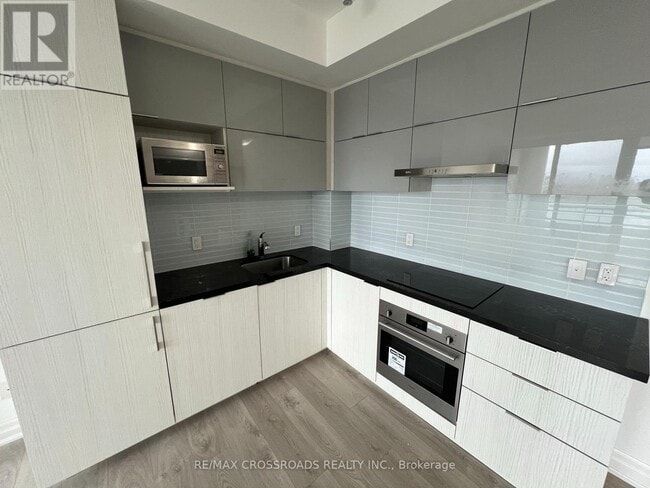 Building Photo - 8 Rouge Valley Dr W