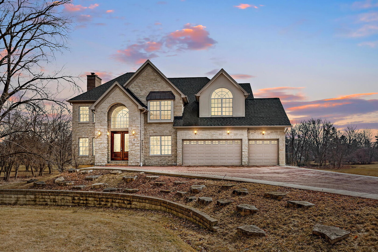 Foto principal - 8 Orchard Ln