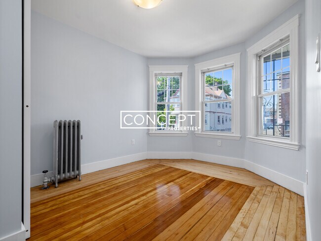 Building Photo - 12 Windsor Rd