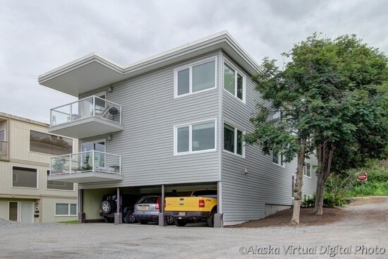 Primary Photo - 1231 W 7th Ave