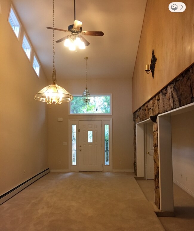 Building Photo - Cozy 1 bedroom/1 Bathroom Private Townhome in Littleton!