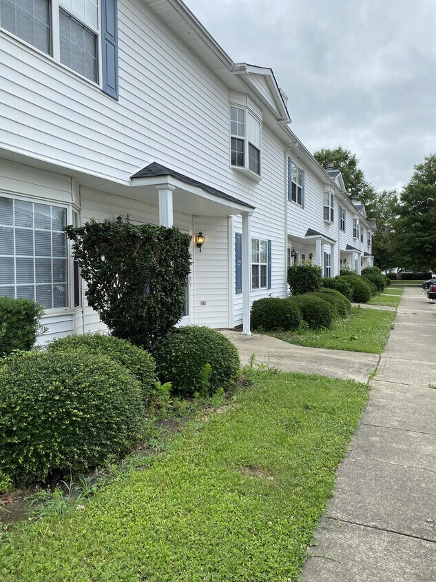 Primary Photo - 3903-3PP4 Sterling Pointe Dr