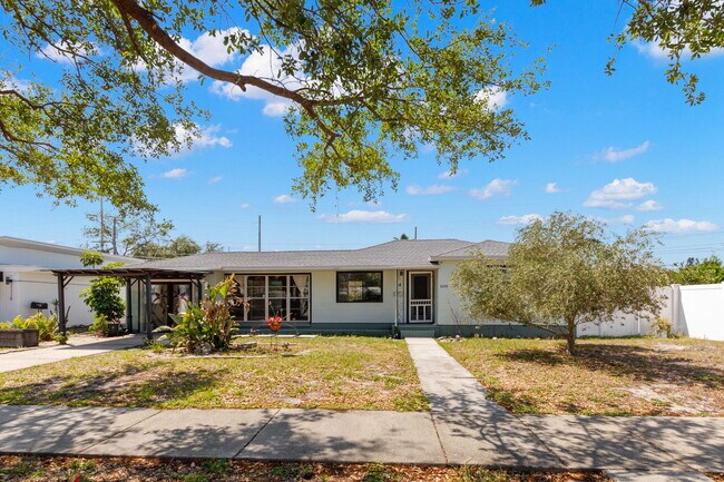 Building Photo - 5230 1st Ave N