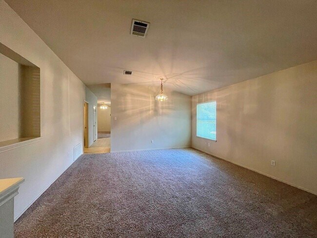 Building Photo - 2216 Ada Ln