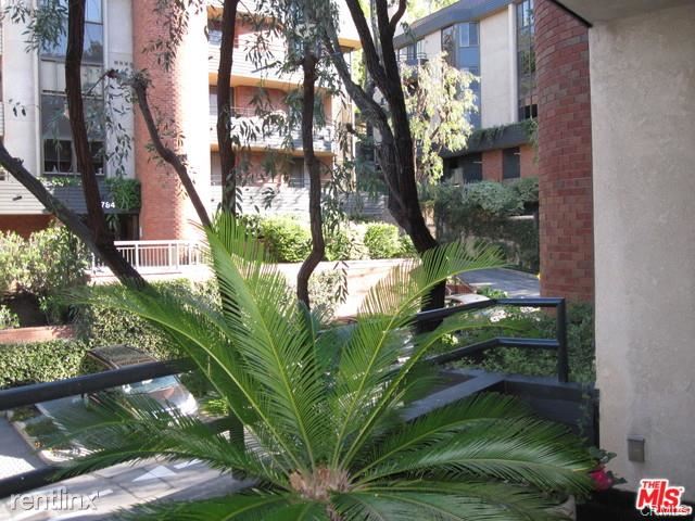 Primary Photo - 4785 Park Encino Ln