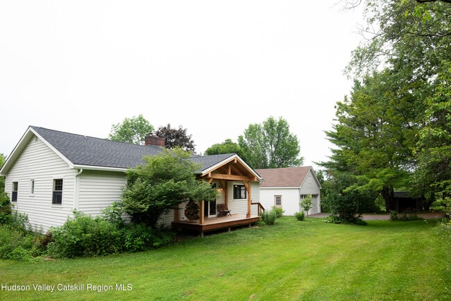 Building Photo - 61 Schoolhouse Rd