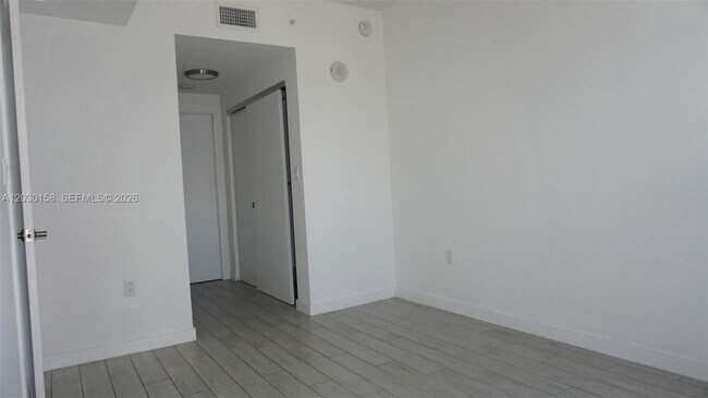 Foto del edificio - 321 NE 26th St