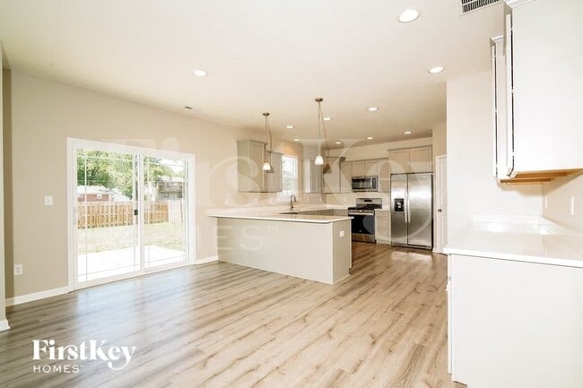 Foto del edificio - 3370 S Cordell Rd