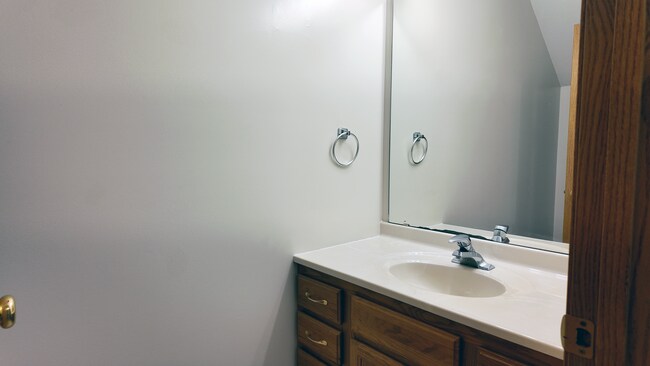 Medio baño en planta baja - 1715 Northway Dr