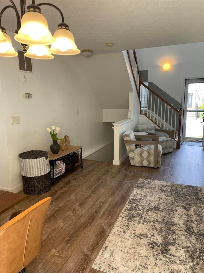 Building Photo - 1119 Green Knoll Dr